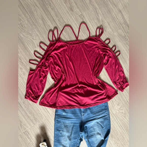 Cut•Out Plus Top - Picture 7 of 8